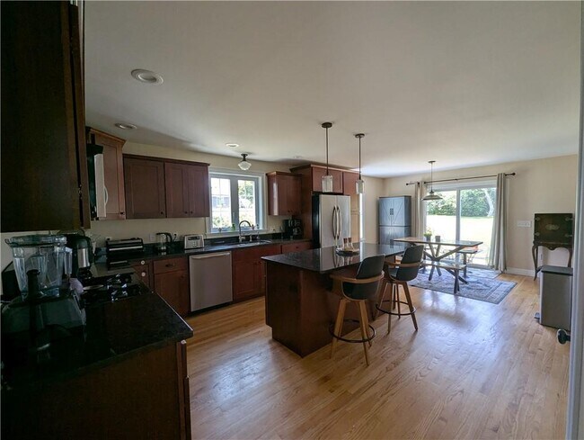 20 Vanderbilt Ln in Portsmouth, RI - Building Photo - Building Photo