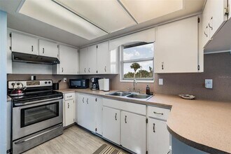 208 S Canal St in Ruskin, FL - Building Photo - Building Photo