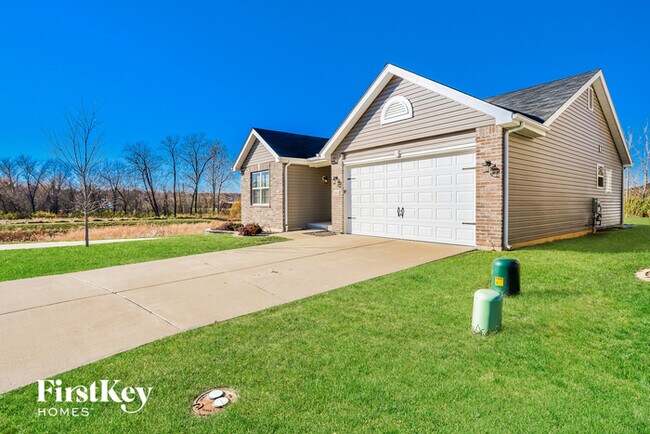 283 Cambridgeshire Ct in St. Peters, MO - Building Photo - Building Photo