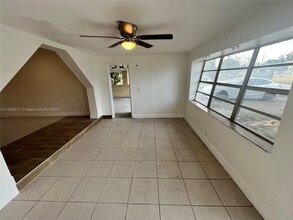 1212 NW 16th Ct in Fort Lauderdale, FL - Foto de edificio - Building Photo