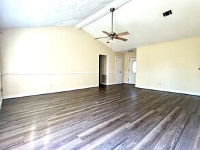 1602 Dixie Hollow St in Pearland, TX - Building Photo - Building Photo