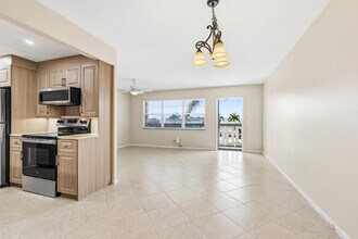 4067 Yarmouth E in Boca Raton, FL - Building Photo - Building Photo