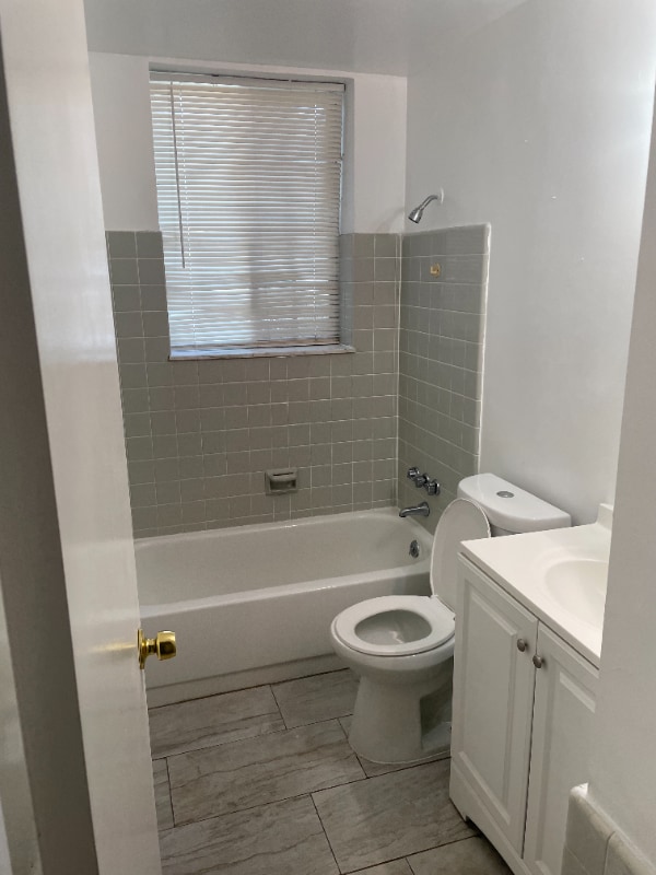 4865 Cadieux Rd in Detroit, MI - Building Photo - Building Photo
