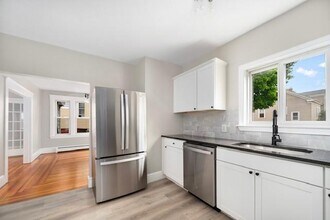 41 Tyndall Ave in Providence, RI - Building Photo - Building Photo