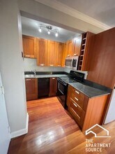 700 W Bittersweet Pl, Unit 1207 in Chicago, IL - Foto de edificio - Building Photo