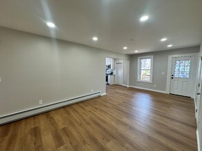 221 Wilson St in Manchester, NH - Building Photo - Building Photo