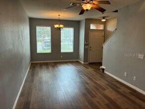 6925 Towering Spruce Dr in Riverview, FL - Building Photo - Building Photo
