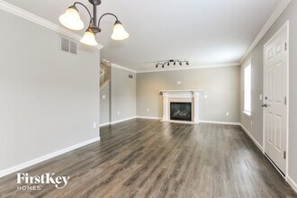 1007 Carpathian Dr in Lake St. Louis, MO - Foto de edificio - Building Photo