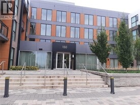 150 Sabina Dr in Oakville, ON - Building Photo