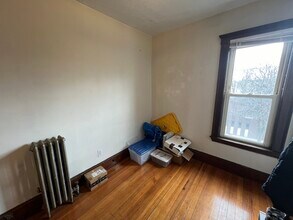 223 Holland St in Somerville, MA - Building Photo - Building Photo