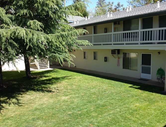 Empire Gardens in Grass Valley, CA - Building Photo