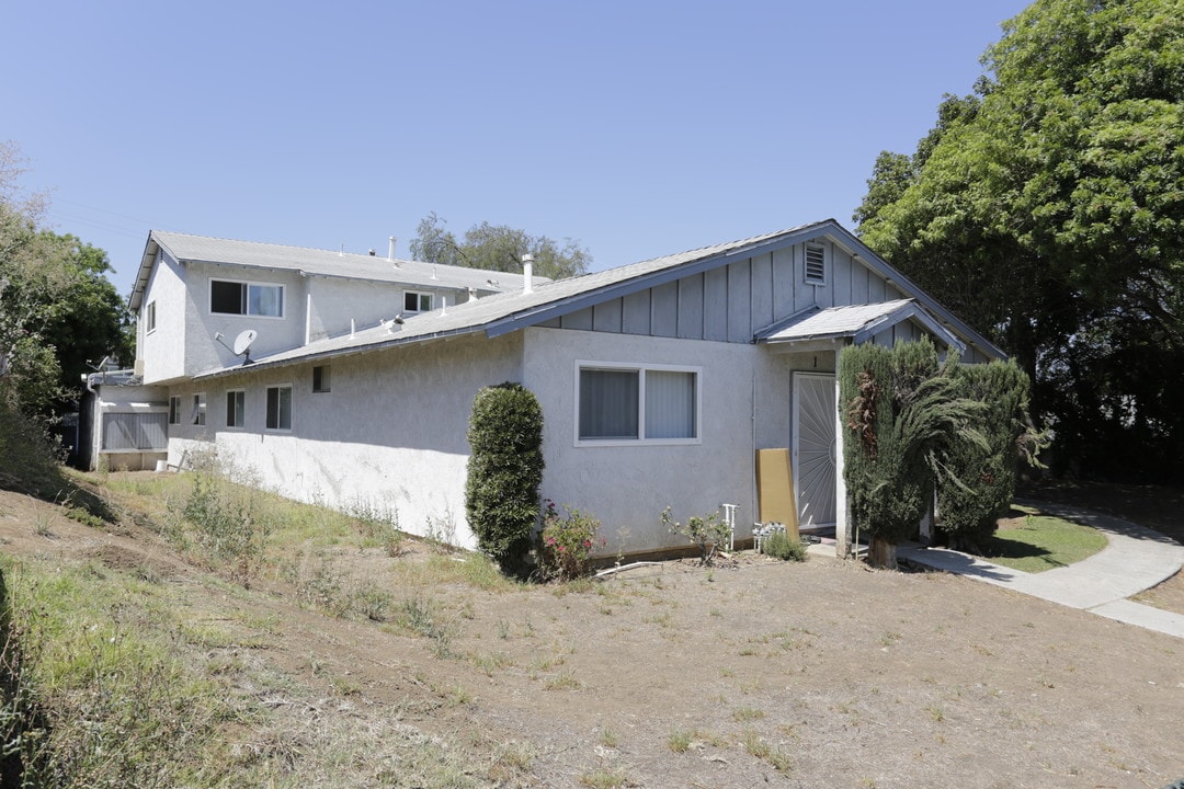 107 N Tustin Ave in Anaheim, CA - Foto de edificio