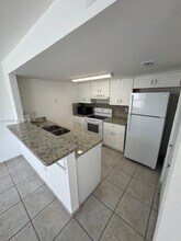 6845 SW 45th Ln in Miami, FL - Building Photo - Building Photo