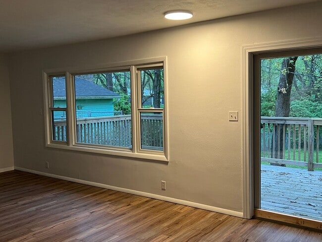 property at 1525 N Patton Street