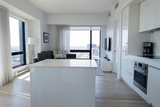 1288 Av. des Canadiens-de-Montréal, Unit SI ID1520409P in Montréal, QC - Building Photo - Building Photo