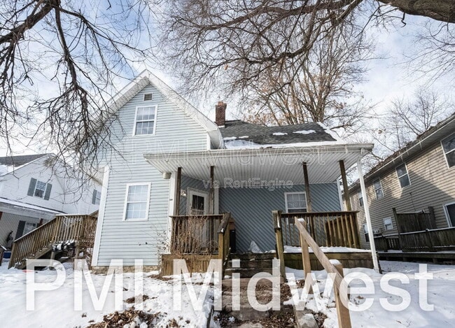 property at 921 S Buckeye St