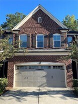 225 Holdings Dr in Lawrenceville, GA - Building Photo