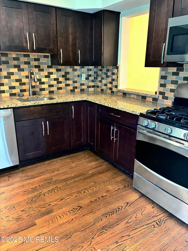 38 Worthington Ct in Freehold Township, NJ - Building Photo - Building Photo