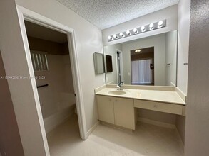 1253 Majesty Ter in Weston, FL - Building Photo - Building Photo