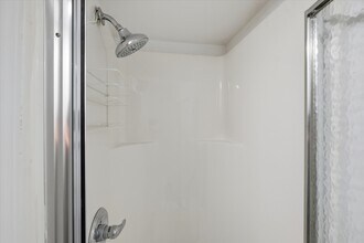 4916 Crescent Ave in Kansas City, MO - Building Photo - Building Photo