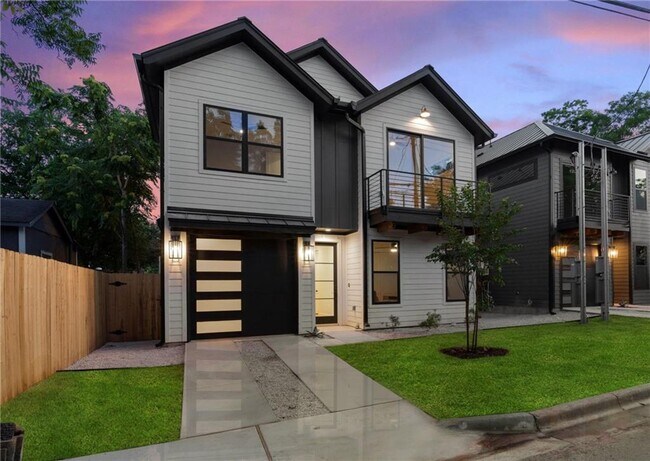 property at 2213 Santa Rosa St