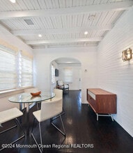 20 E Goldsborough Ave in Beach Haven, NJ - Foto de edificio - Building Photo