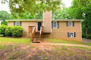 3906 Willowbrook Dr in Douglasville, GA - Building Photo