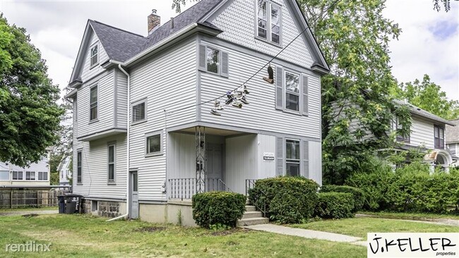 1114 S Forest Ave in Ann Arbor, MI - Foto de edificio - Building Photo