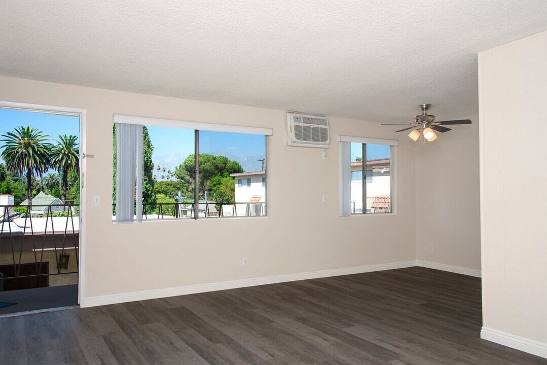 334 Monterey Rd in South Pasadena, CA - Foto de edificio