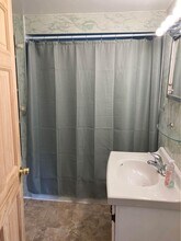 64 Valley St, Unit 2 in Keene, NH - Building Photo - Building Photo