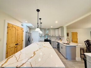 3936 Wagon Rd in Dickinson, TX - Building Photo - Building Photo