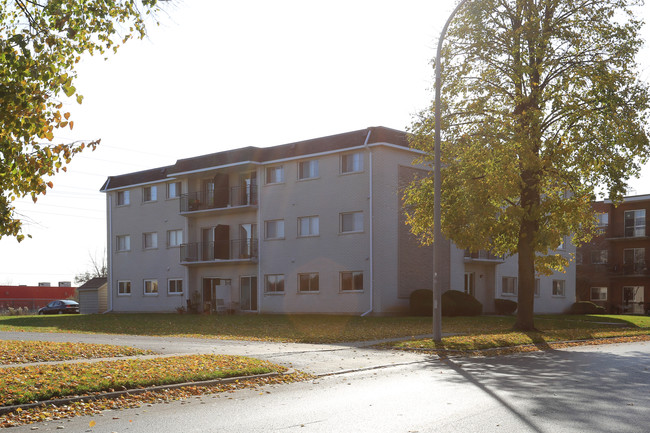 Traynor Avenue Apartments in Kitchener, ON - Building Photo - Building Photo