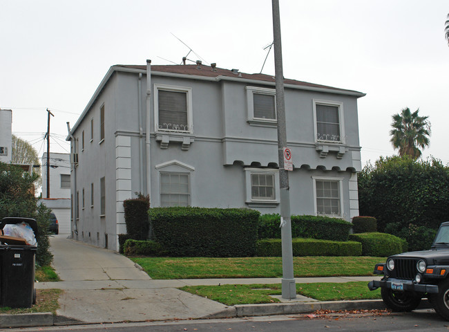 606 N Genesee Ave in Los Angeles, CA - Foto de edificio - Building Photo