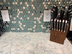 2112 S Cypress Bend Dr in Pompano Beach, FL - Foto de edificio - Building Photo