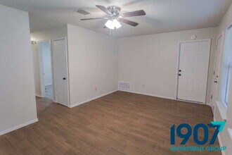 913 SE 15th St in Moore, OK - Building Photo - Building Photo