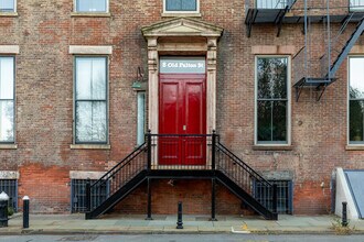 8 Old Fulton St in Brooklyn, NY - Building Photo - Building Photo