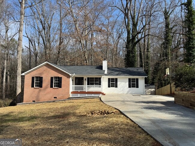 property at 115 E Greenwood Dr