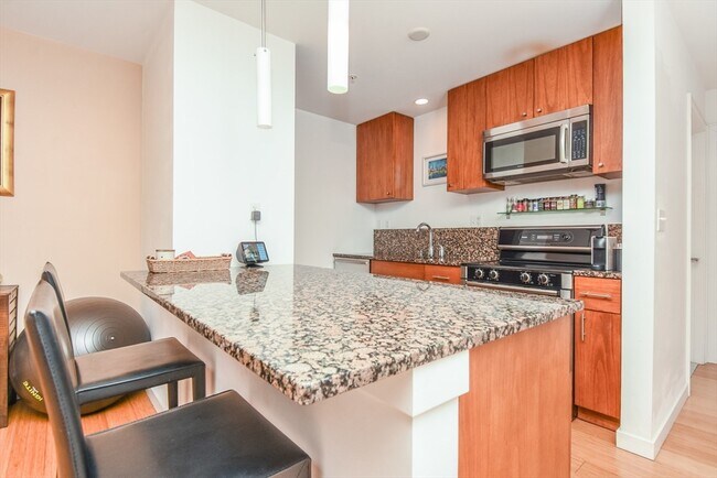 16 Miner St in Boston, MA - Building Photo - Building Photo