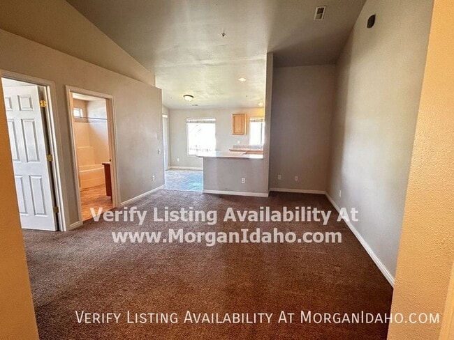 2216 E Whispering Willow Ln in Nampa, ID - Building Photo - Building Photo