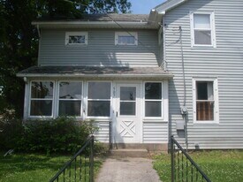507A N Division Ave, Unit A in Polo, IL - Building Photo