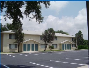 Alpine in Clearwater, FL - Foto de edificio - Building Photo