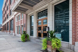 Adam Hats Lofts in Dallas, TX - Foto de edificio - Building Photo