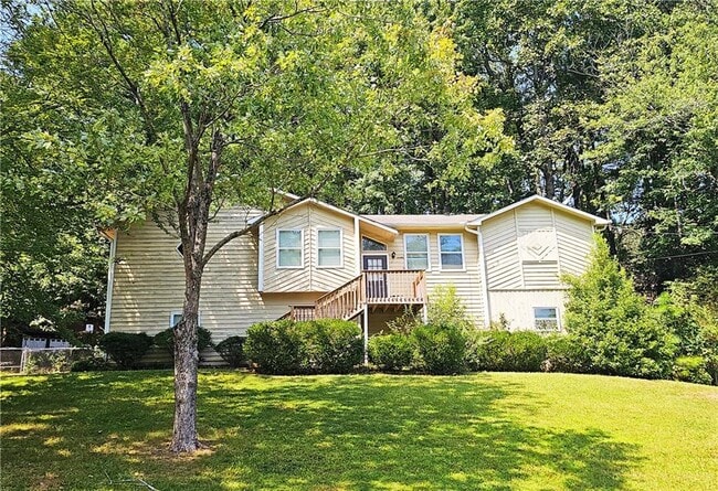 property at 5530 Deerfield Pl