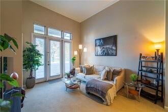 1000 Providence Pl in Providence, RI - Foto de edificio - Building Photo