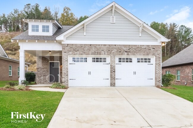 property at 1376 Woodridge Pl