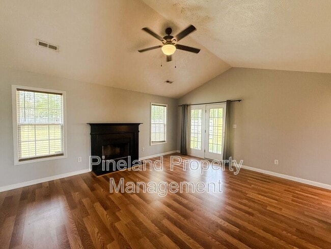 118 Cypress Dr in Raeford, NC - Building Photo - Building Photo