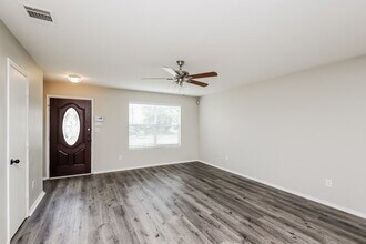 6217 Winnebago Ct in Fort Worth, TX - Foto de edificio - Building Photo