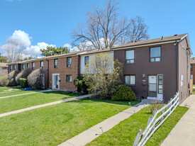 52 Balmoral Dr in Brampton, ON - Building Photo