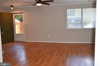 10665 Myrtle Oak Ct in Burke, VA - Building Photo - Building Photo