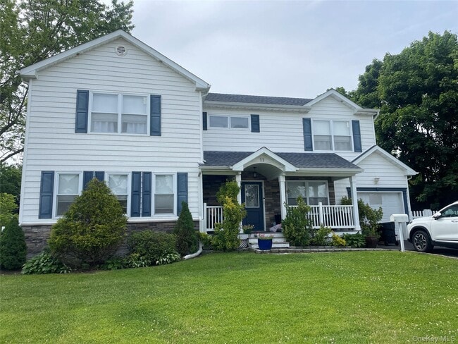 property at 11 Charlotte Pl